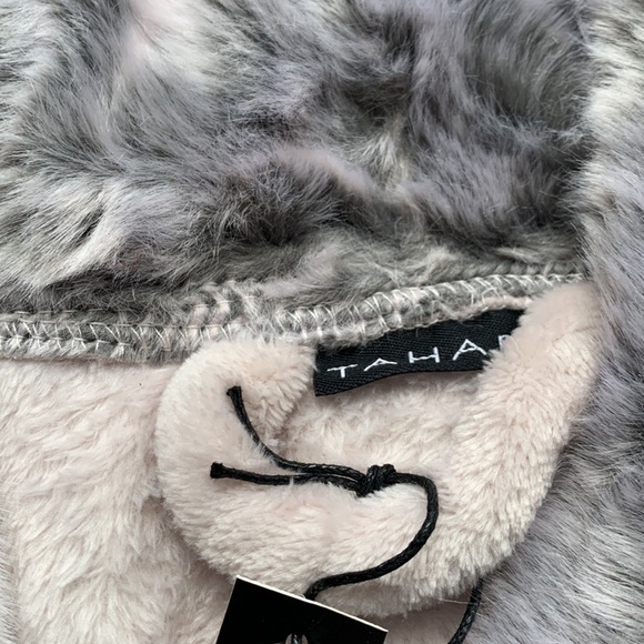 Tahari Luxury Plush Robe - Picture 5 of 7